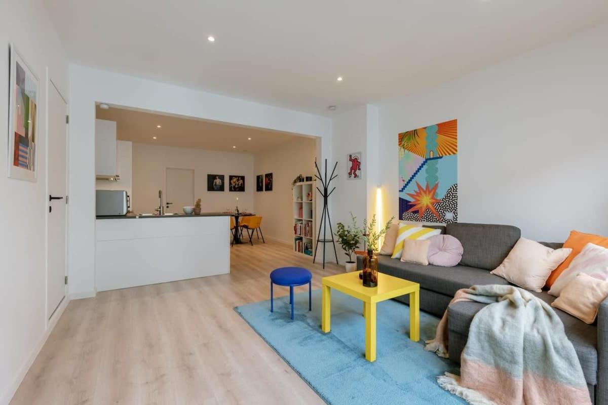 Colorful Pop Apartment In The Heart Of Anvers Extérieur photo