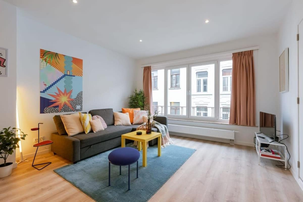 Colorful Pop Apartment In The Heart Of Anvers Extérieur photo